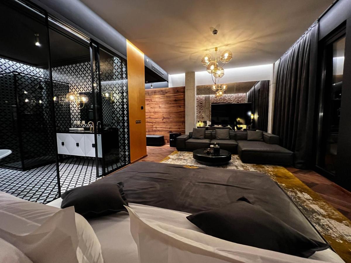 Mandarin Club House Hotell Batumi Eksteriør bilde