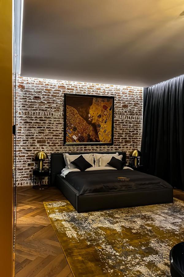 Mandarin Club House Hotell Batumi Eksteriør bilde