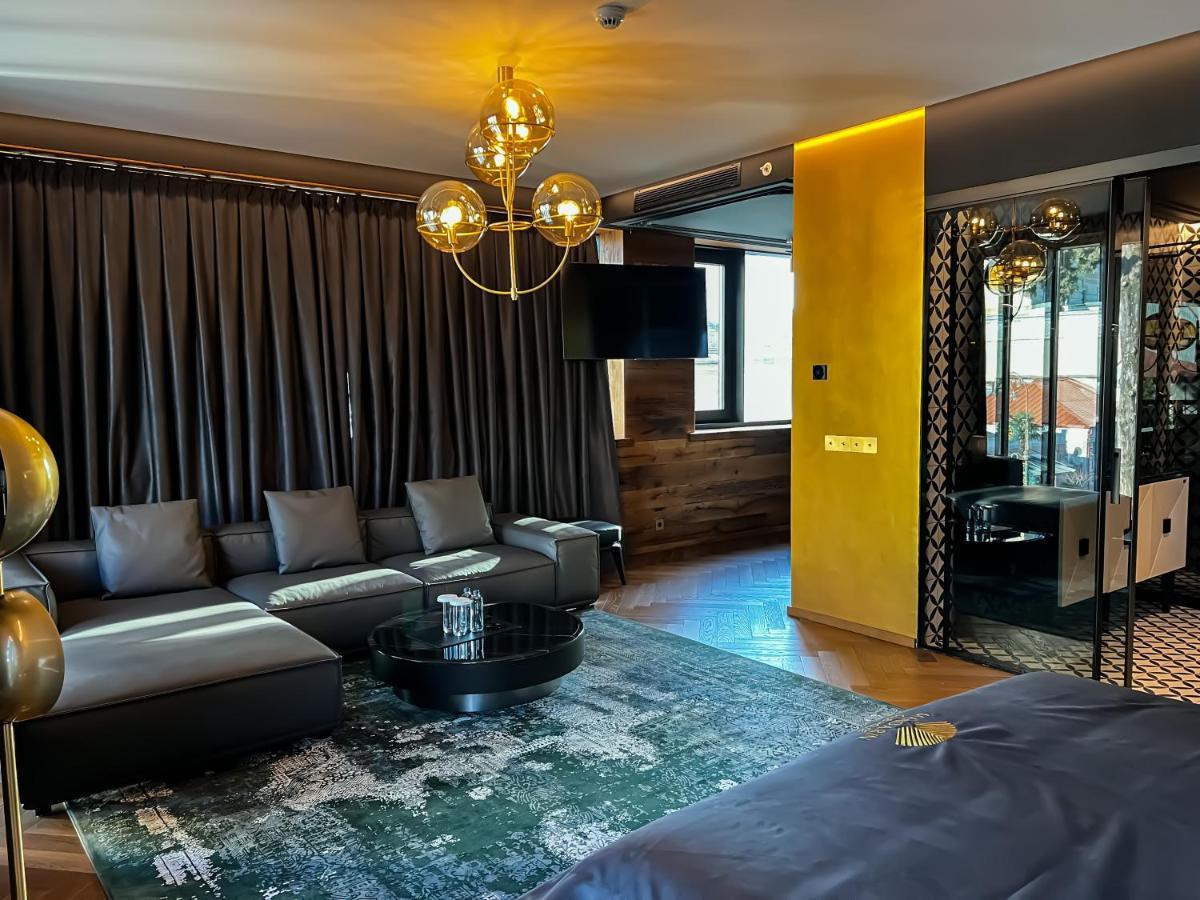 Mandarin Club House Hotell Batumi Eksteriør bilde