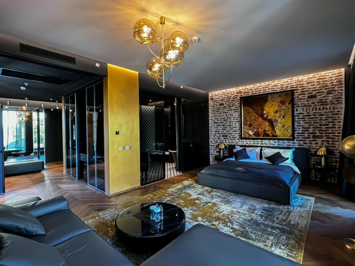 Mandarin Club House Hotell Batumi Eksteriør bilde